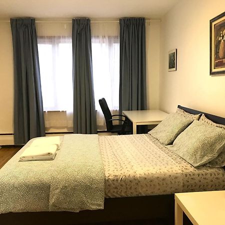 Big Private Room Midmontreal Next To Station Metro - Parking Free Экстерьер фото