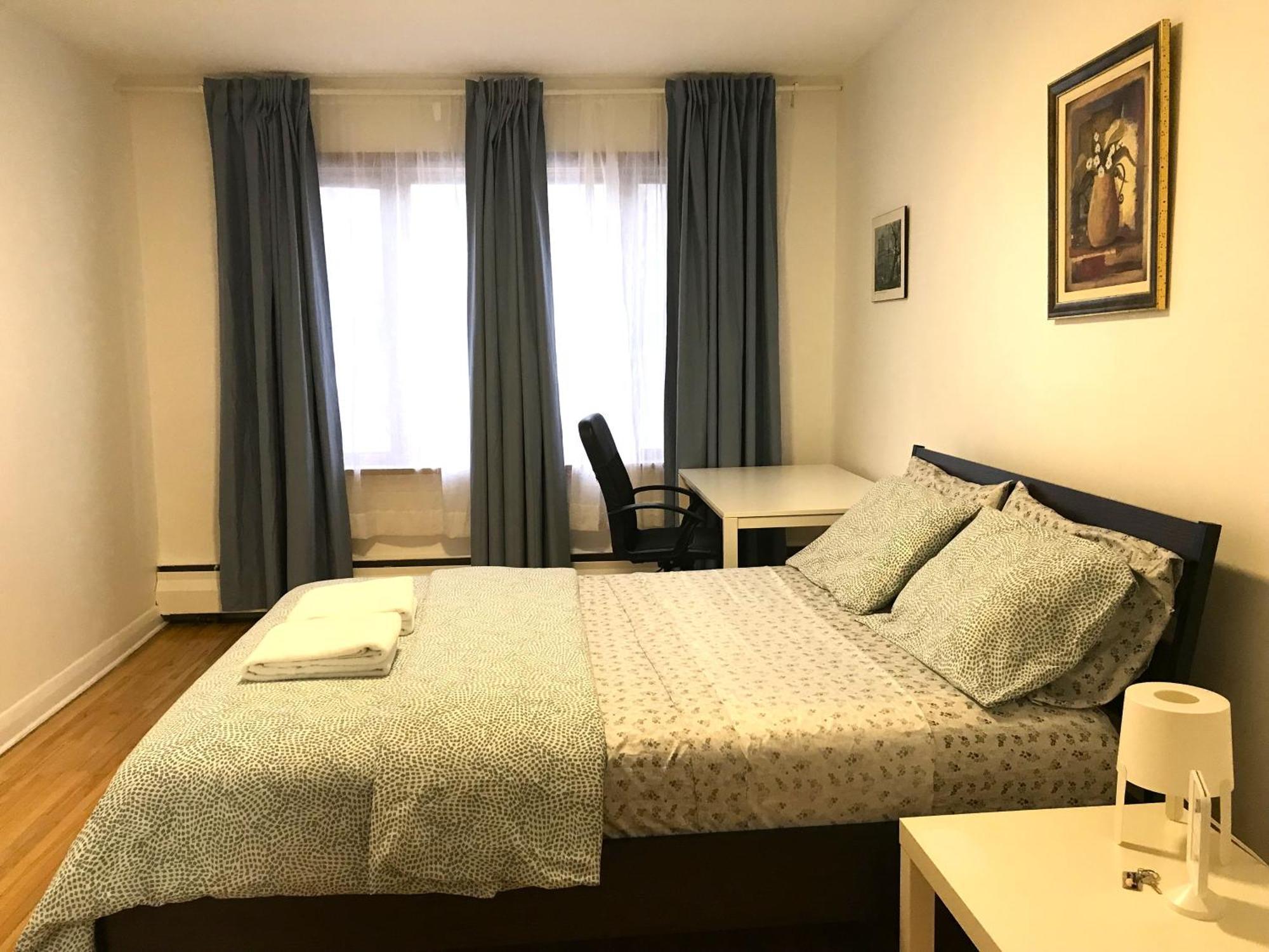 Big Private Room Midmontreal Next To Station Metro - Parking Free Экстерьер фото