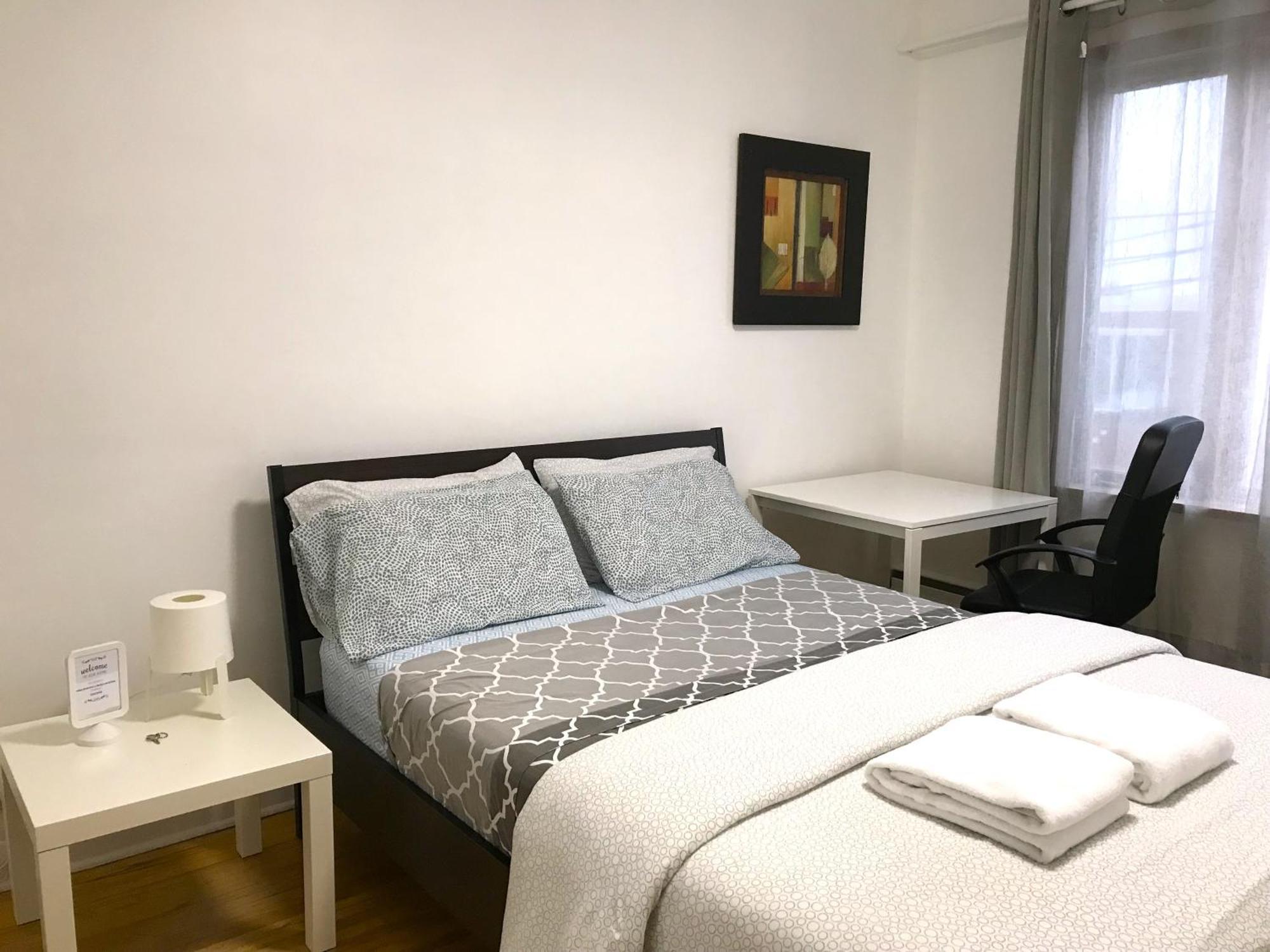 Big Private Room Midmontreal Next To Station Metro - Parking Free Экстерьер фото